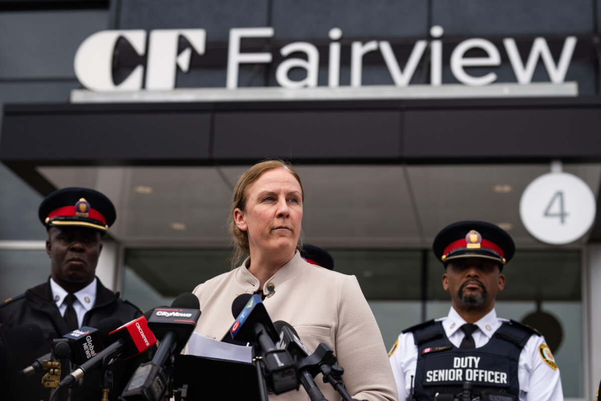 Toronto Police Hold Up Squad Inspector Kristy Smith speaks to the media at the scene of a shooting at Fairview Mall in Toronto on April 21, 2026. (The Canadian Press/Arlyn McAdorey)