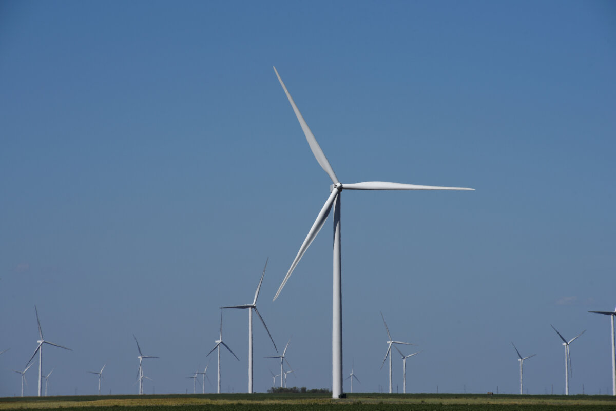 Wind turbines generate power on a farm near Throckmorton, Texas, on Aug. 24, 2018. (Nick Oxford/Reuters)cha
