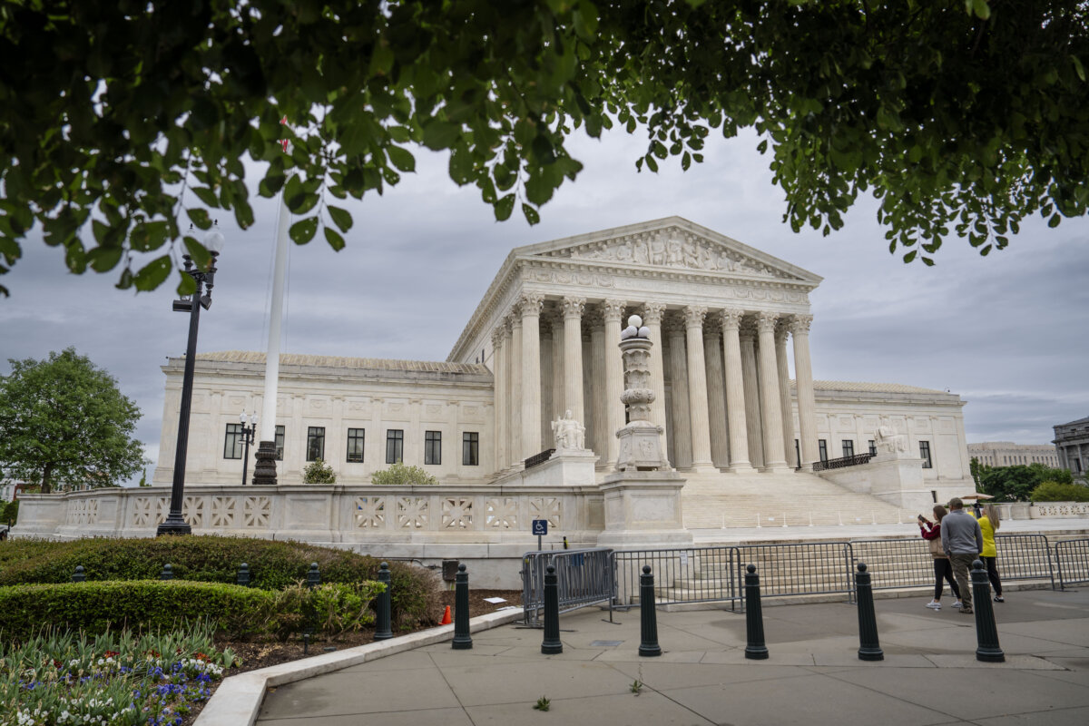 The Supreme Court in Washington on April 28, 2026. (Madalina Kilroy/The Epoch Times)