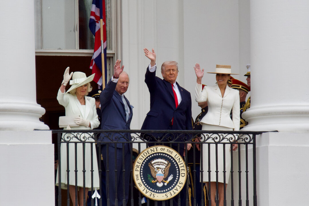 Trump, First Lady Host Arrival Ceremony for King Charles, Queen Camilla