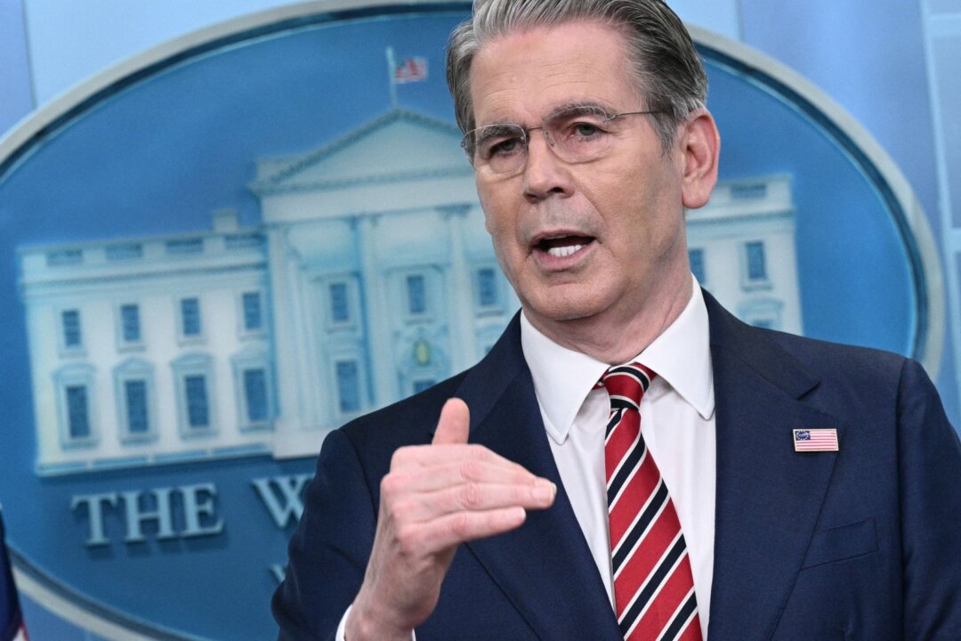 US Sanctions 35 Individuals, Entities to Dismantle Iran’s Shadow Banking