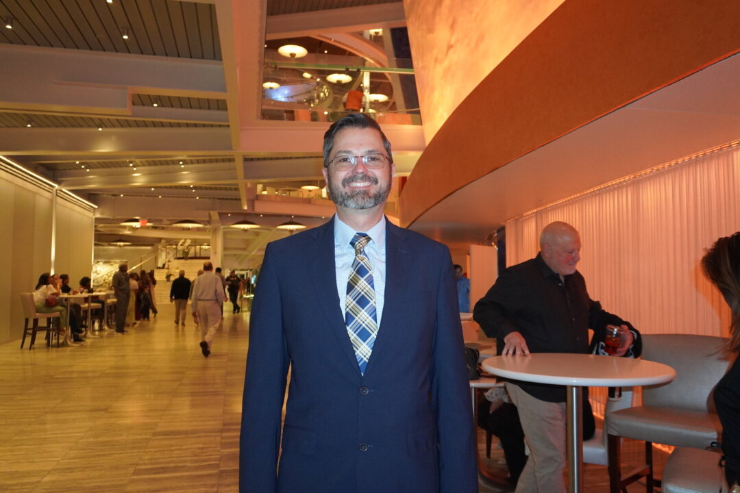 Steve Kerestes attends the Shen Yun Performing Arts performance at Dr. Phillips Center for the Performing Arts on April 28, 2026. (Sally Sun/The Epoch Times)