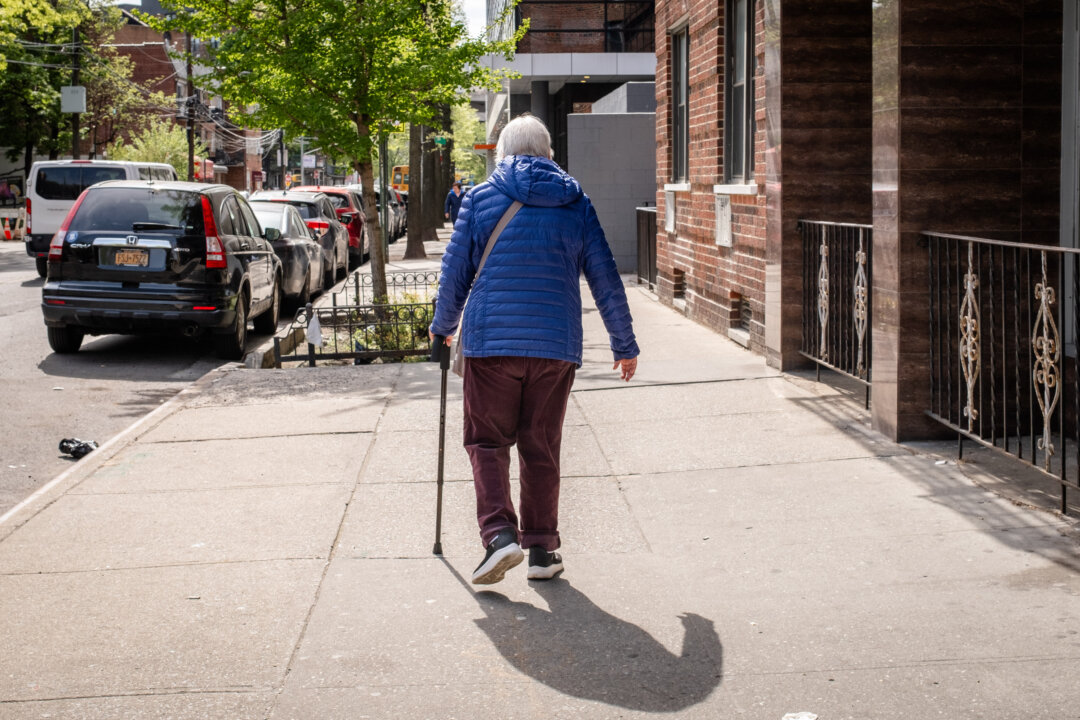 Elderly Population Eclipses Young Children for 1st Time in History: Census Bureau
