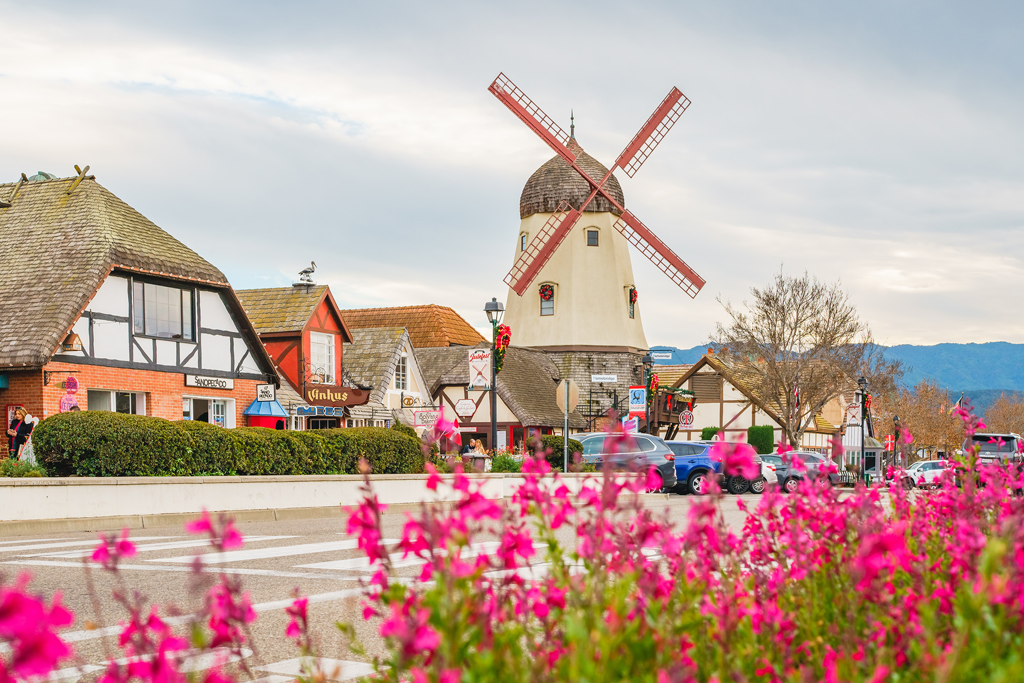 Schnitzel and Gold Rushes: America’s Themed Tourist Towns