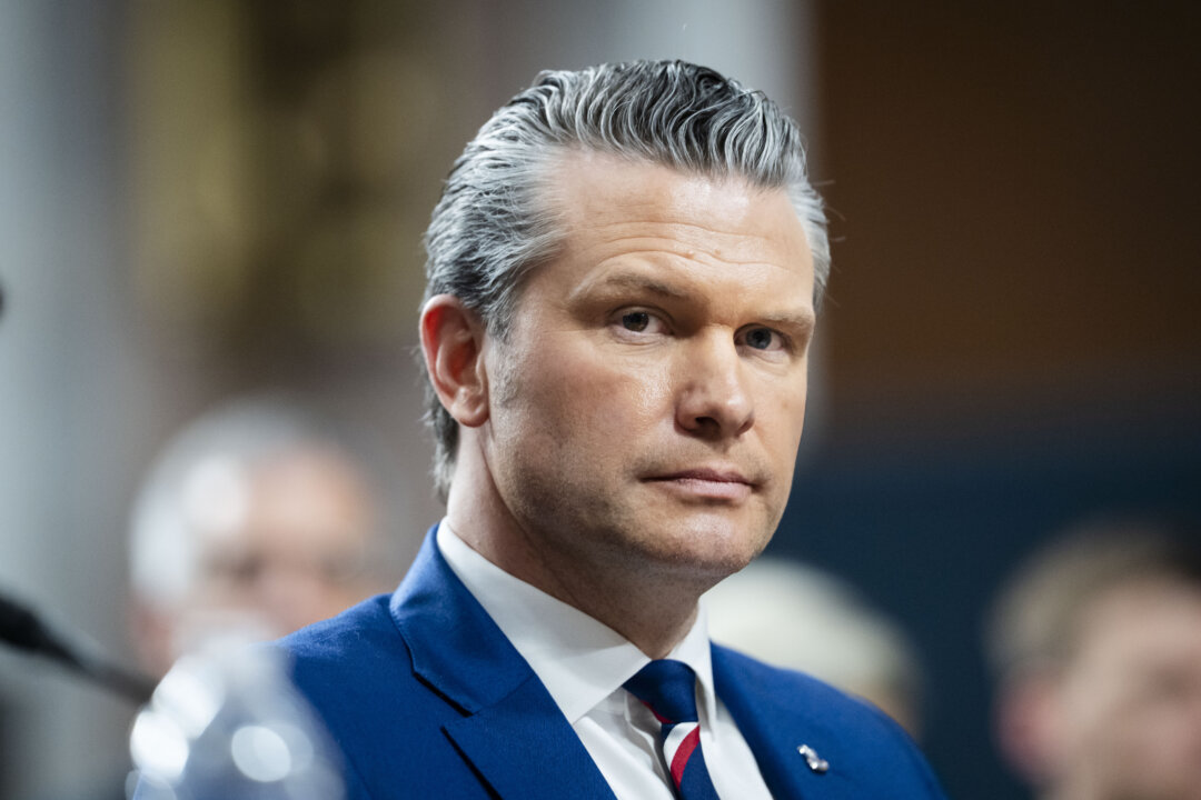 LIVE NOW: Secretary of War Pete Hegseth Joins Ed Gallrein at Kentucky Campaign Rally