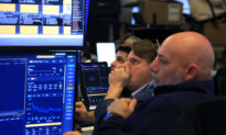 Wall Street Review: Nasdaq Closes Above 25,000 for 1st Time Ever on Strong Tech Earnings