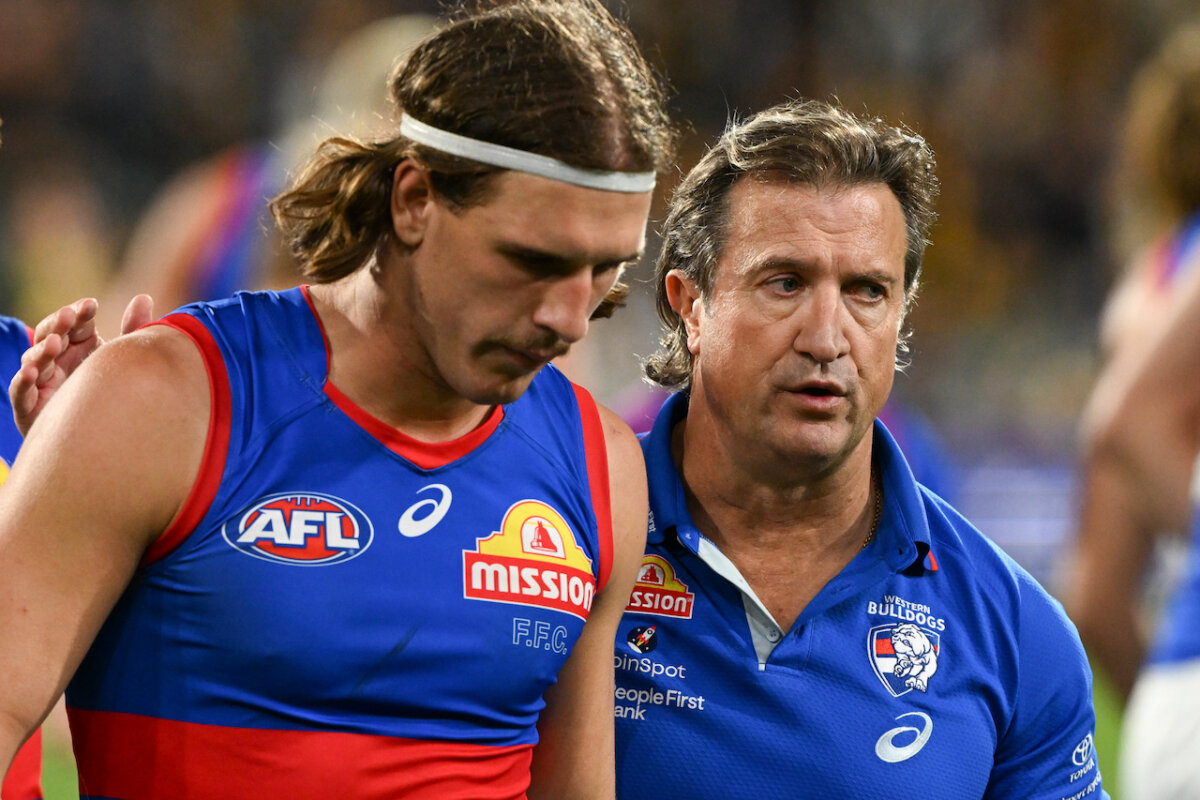 Western Bulldogs Coach Luke Beveridge with Michael Sellwood of the Western Bulldogs at three quarter time during the AFL Round 5 Gather Round match between Hawthorn Hawks and the Western Bulldogs at Adelaide Oval in Adelaide, Australia on April 11, 2026. (AAP Image/Michael Errey)