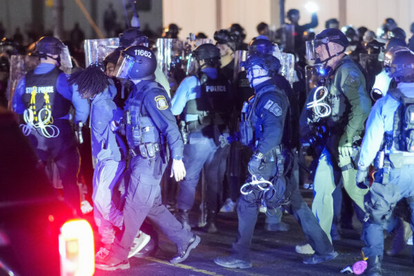 Curfew Established Amid Anti-ICE Violence; Trump Says Iran Wants a Deal | NTD Good Morning (June 1)