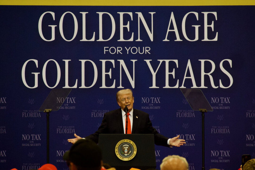 Trump Highlights Senior Tax Relief, Drug Price Cuts at Florida Rally