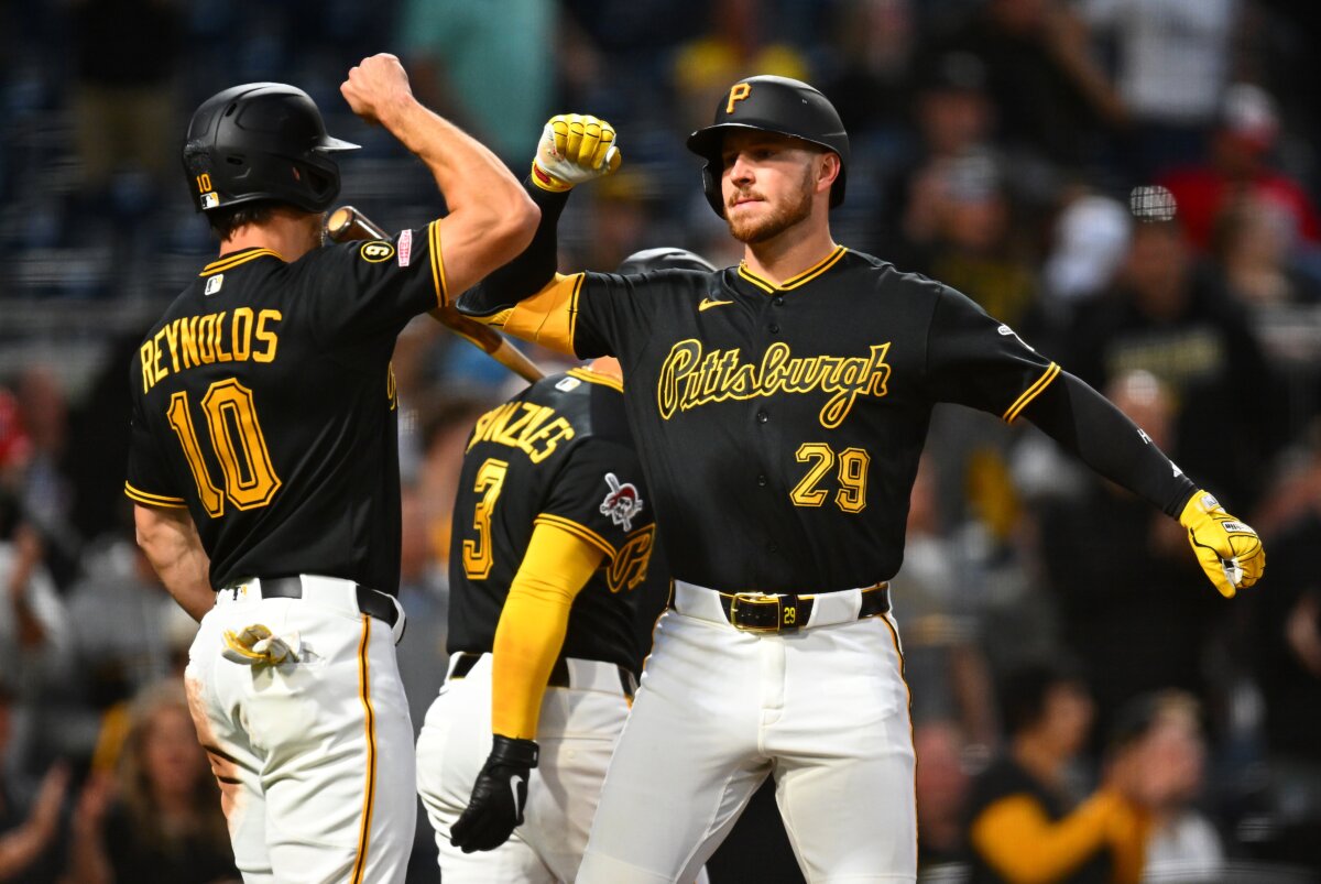 Ryan O'Hearn #29 of the Pittsburgh Pirates celebrates his two-run home run with teammate Bryan Reynolds #10 during the sixth inning against the St. Louis Cardinals at PNC Park in Pittsburgh, Pa., on April 28, 2026. (Joe Sargent/Getty Images)