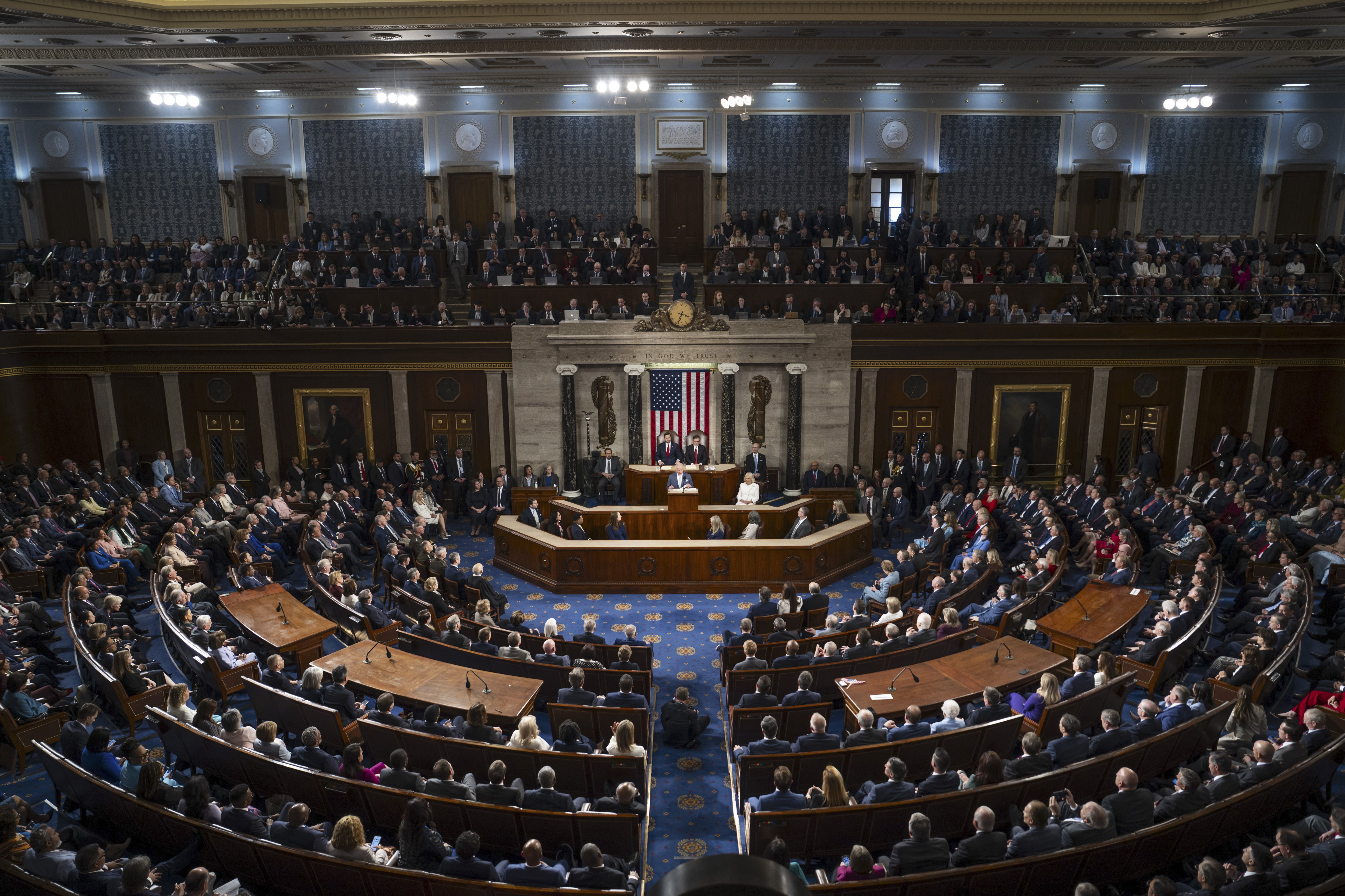 House Opens Legislative Session With Major Bills on Agenda