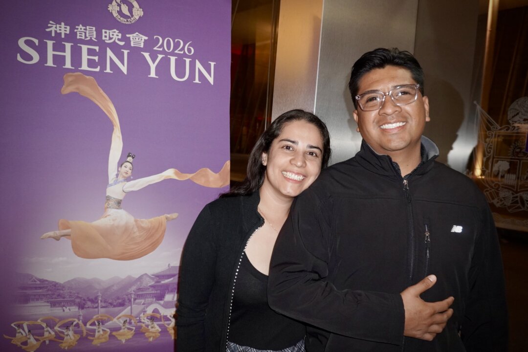 Eduardo García and his wife, Lucero López, attend Shen Yun Performing Arts at Teatro Metropolitano Querétaro in Querétaro, Mexico, on April 28, 2026. (Lily Yu/The Epoch Times)