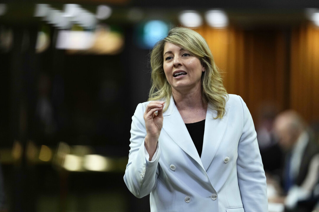 Industry Minister Joly Visits China to Pursue Commercial Opportunities