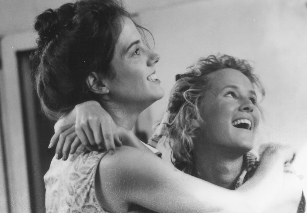Two women hug in Fried Green Tomatoes