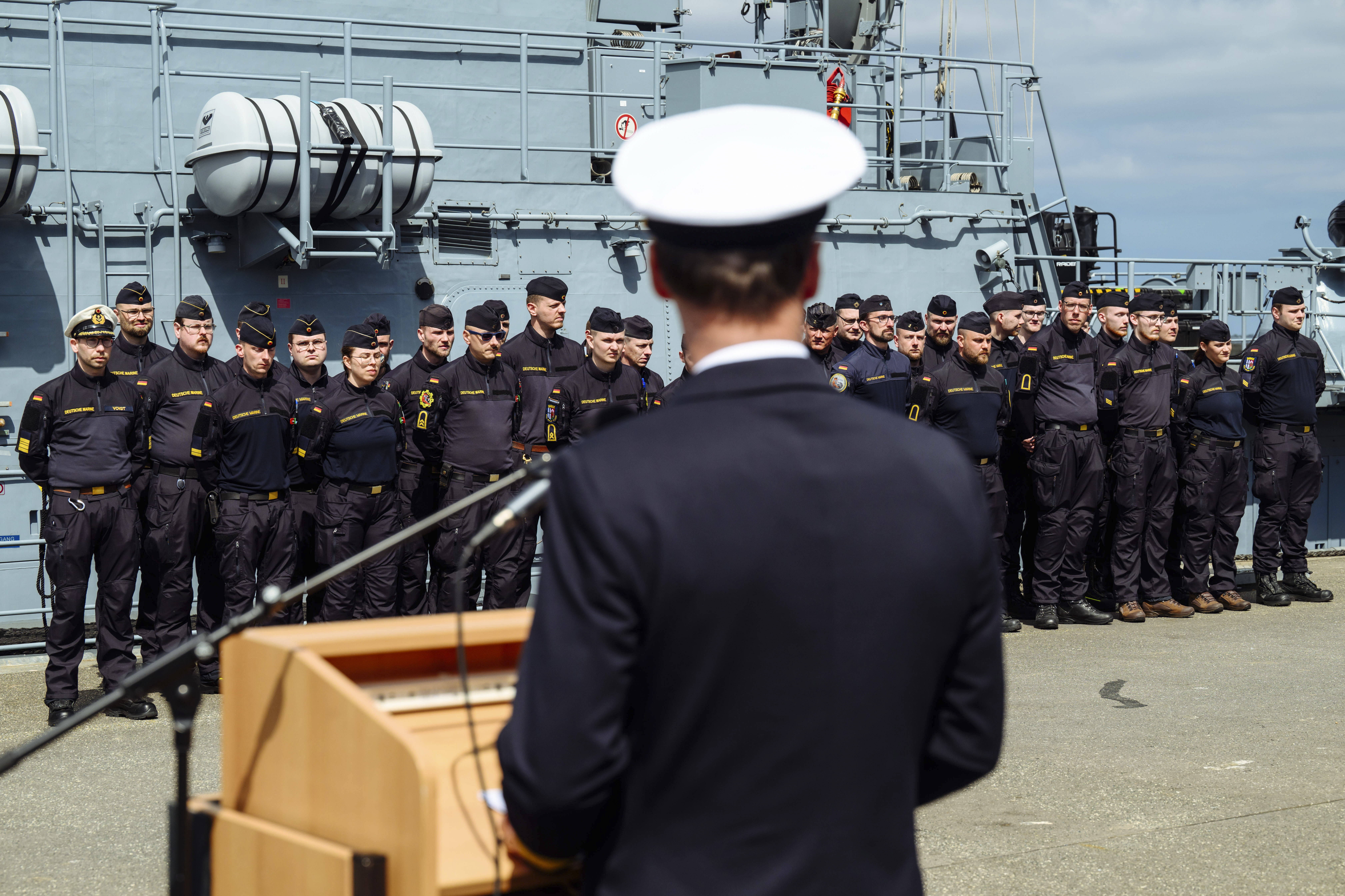 German Navy Deploys Minesweeper Towards Strait Of Hormuz
