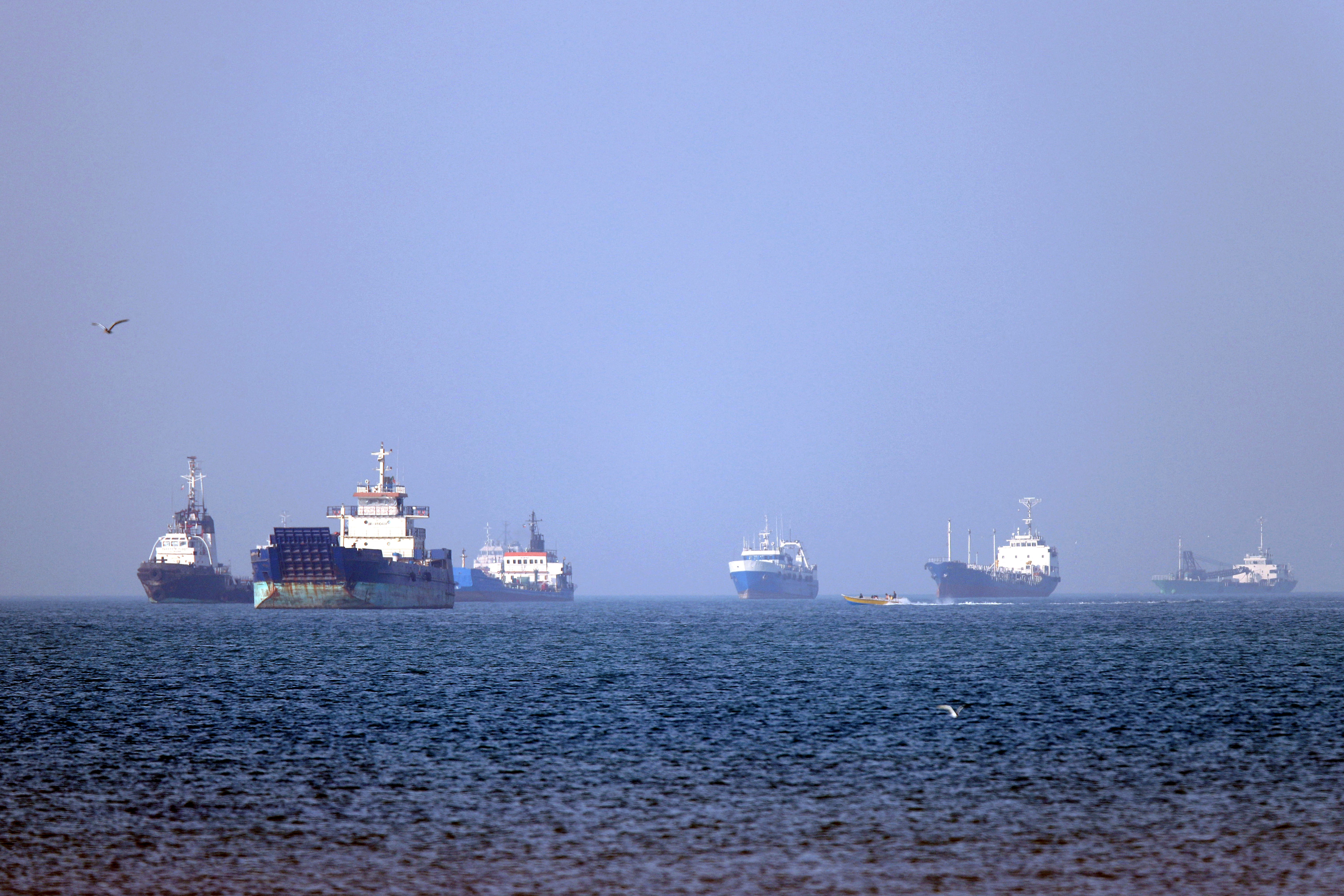 TOPSHOT-IRAN-US-ISRAEL-WAR-TRANSPORT-HORMUZ
