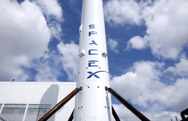 Musk Takes SpaceX Public in Massive IPO Filing