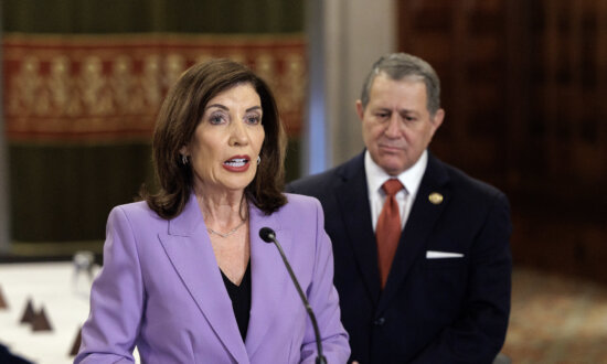 Jeffries Surrogate Presses New York Democrats for Fast Action on Redistricting