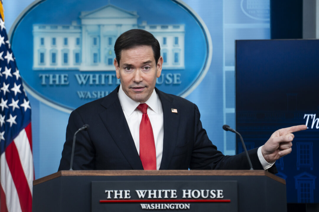 Rubio Meets With Pope Leo at the Vatican