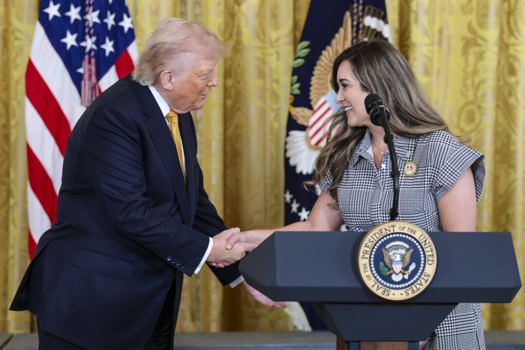Trump, First Lady Celebrate Military Mothers at White House