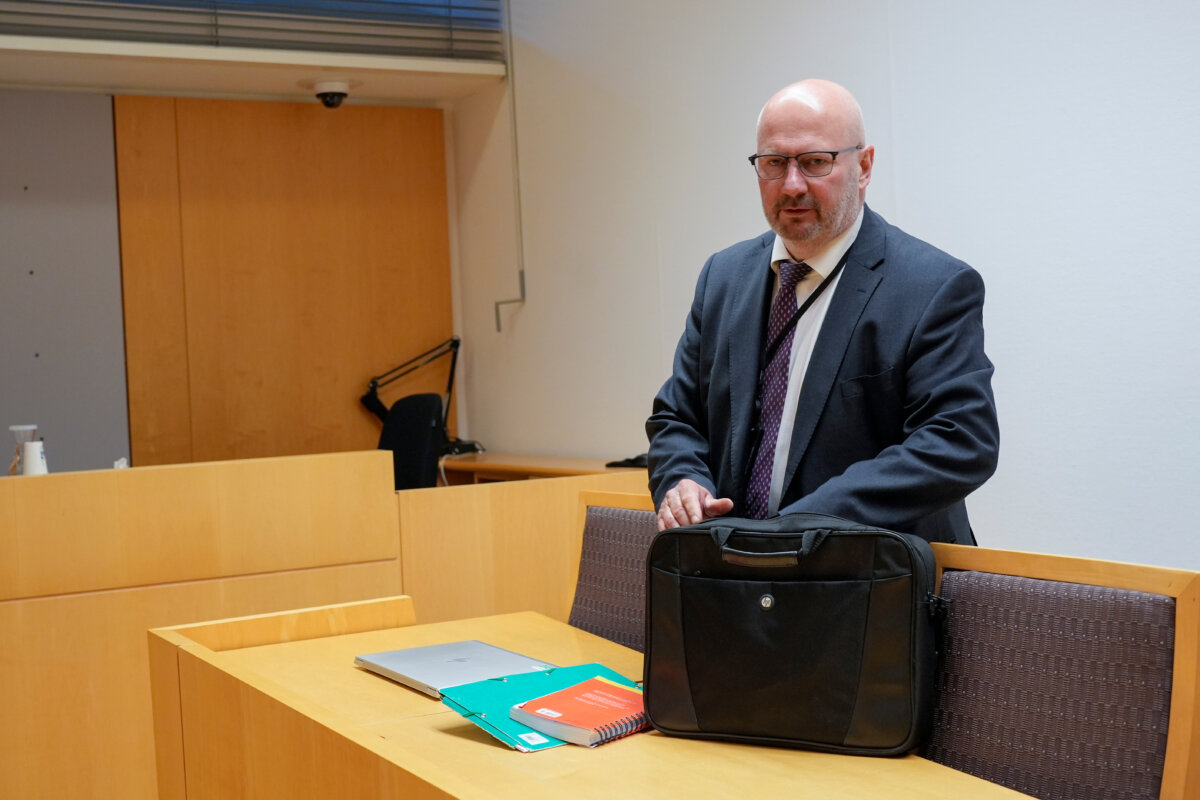 Police prosecutor Thomas Blom arrives in the court room before the detention hearing for a person suspected of spying for China, in Oslo, on July 2, 2024. (Terje Bendiksby/NTB Scanpix via AP, File)