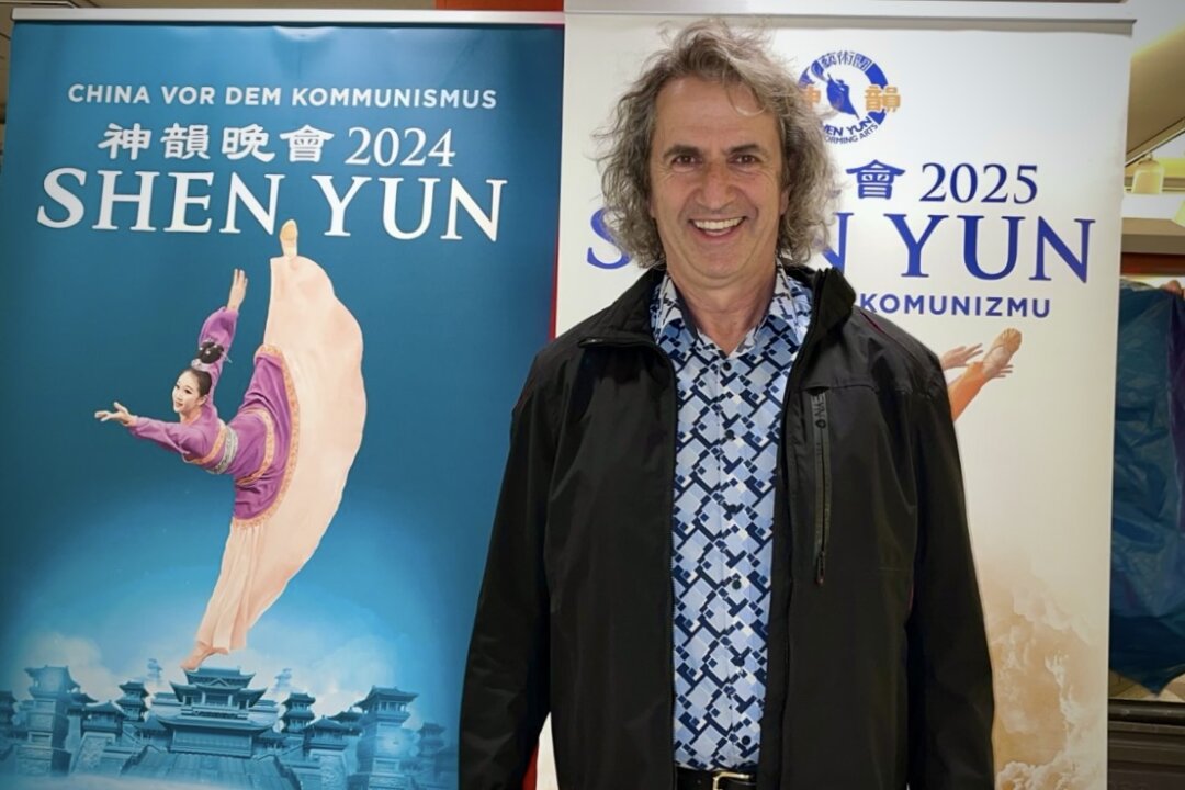 René Gräber, a renowned naturopathic physician and health author, attends Shen Yun at Jahrhunderthalle Frankfurt in Frankfurt, Germany, on May 3, 2026. (An Ran/The Epoch Times)