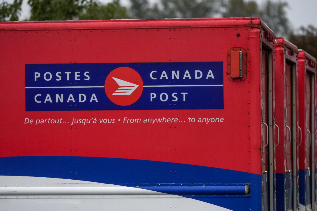 Feds Greenlight $673 Million to Keep Canada Post Afloat This Year