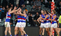 Bulldogs Scrap to Tense Win Over Port in AFL Thriller