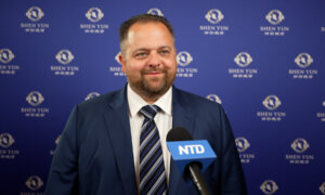 German State Parliamentarian Praises Shen Yun: 11 out of 10