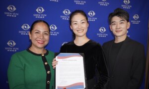 Mexican Senator Honors Shen Yun, Praises Its Message of Kindness Through Art