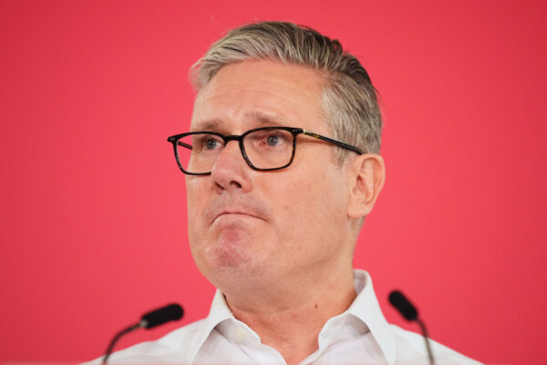 Starmer Announces Resignation