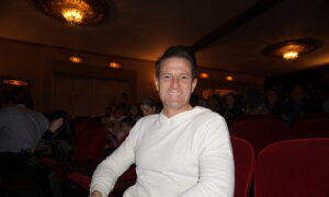 Shen Yun Performers Give Their Whole Heart to the Audience, Patron Says