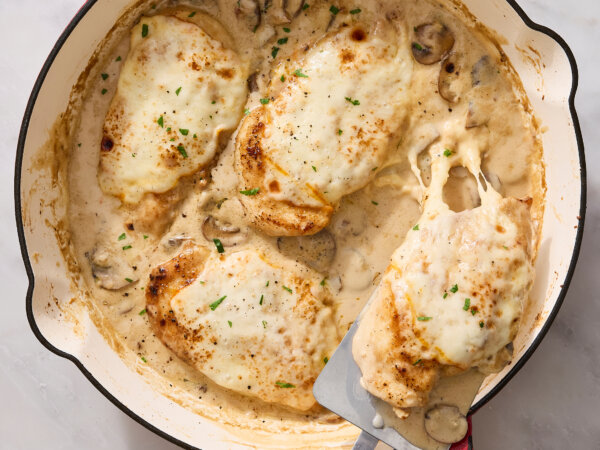 ‘Chicken Gloria’ Is the Easy, One-Pan Dinner I’m Making Weekly