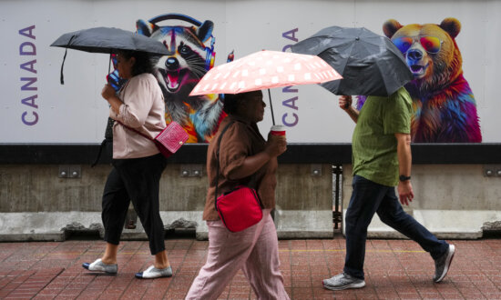 About 10,000 Federal Public Servants Apply for Early Retirement