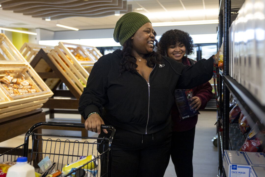 College Market Offers Students Fresh Food for Free in an Area With Limited Grocery Options