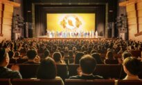 Chinese Tourist in Tokyo: Shen Yun Conveys Wisdom, Power, and Positive Energy