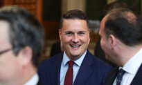 British Health Secretary Resigns, Calls for Broad Leadership Contest