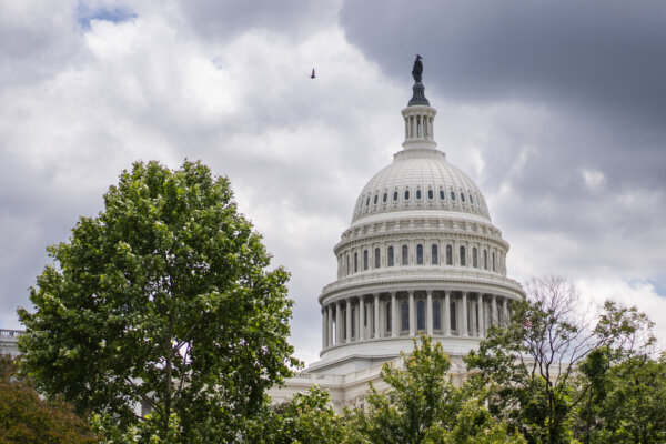 Senators Pass Resolution to Withhold Pay