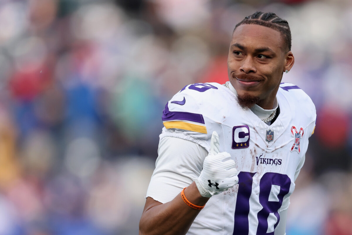 Justin Jefferson #18 of the Minnesota Vikings walks off the field at halftime against the New York Giants at MetLife Stadium in East Rutherford, N.J., on Dec. 21, 2025. (Elsa/Getty Images)