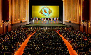 County Official Recognizes Shen Yun’s 20th Anniversary