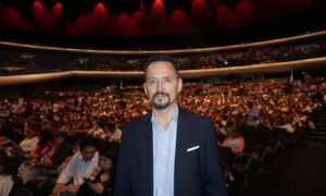 Mexican Political Commentator Praises Shen Yun for Combating Tyranny ‘Through Art and Poetry’