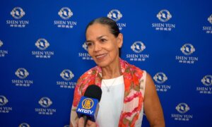 Audience Member Dazzled by Shen Yun’s Dancing and ‘Amazing Visual Effects’
