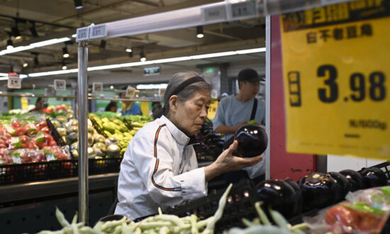 China’s Economy Loses Momentum Despite Booming Exports: Official Data