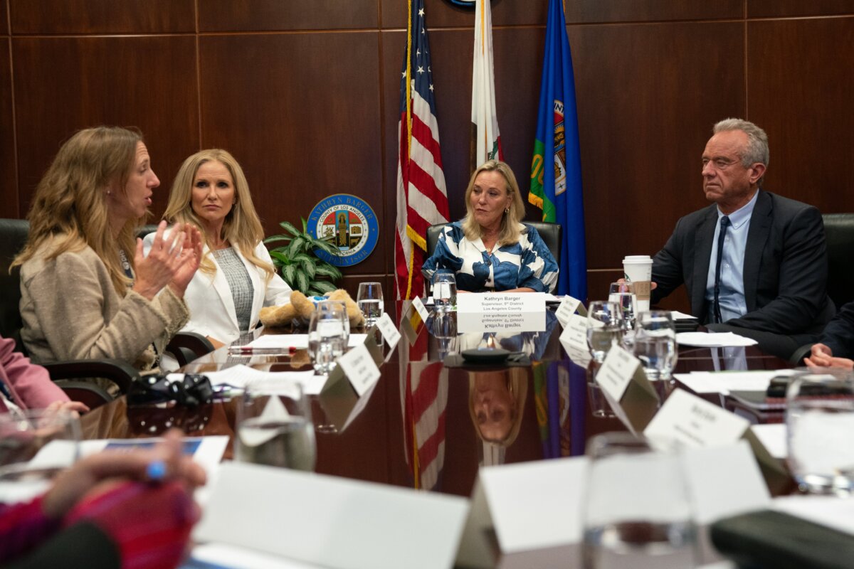 Health Secretary Robert F. Kennedy Jr. joins L.A. County Supervisor Kathryn Barger for a roundtable with county leaders and providers on mental health, addiction, recovery, and homelessness. (Courtesy of U.S. Department of Health and Human Services)