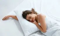Sleep Cool This Summer in Non-Toxic Bedding Materials