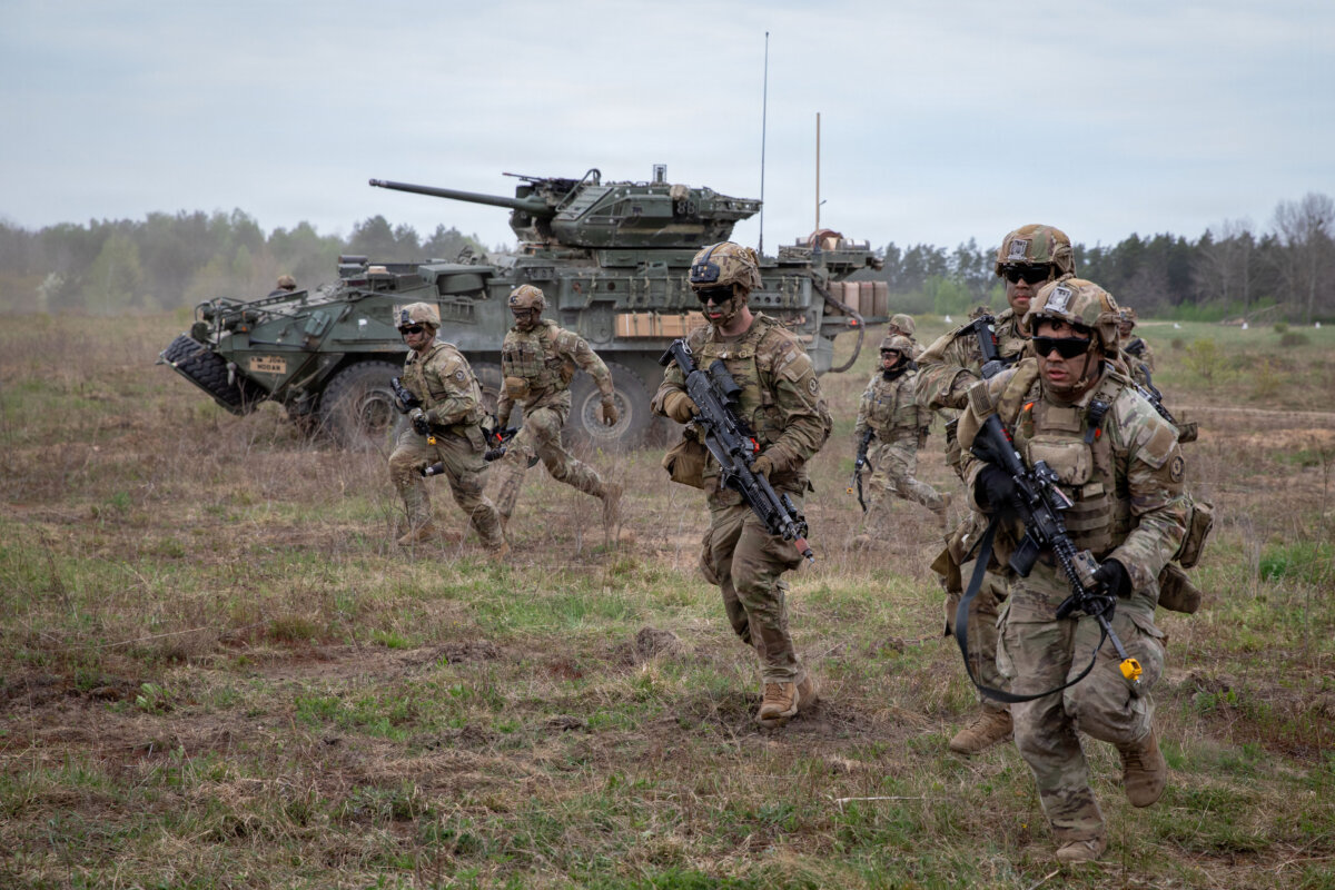 U.S. soldiers conduct drills near the Bemowo Piskie Training Area, Poland, May 6, 2026. (Spc. Thomas Madrzak/U.S. Army Reserve)