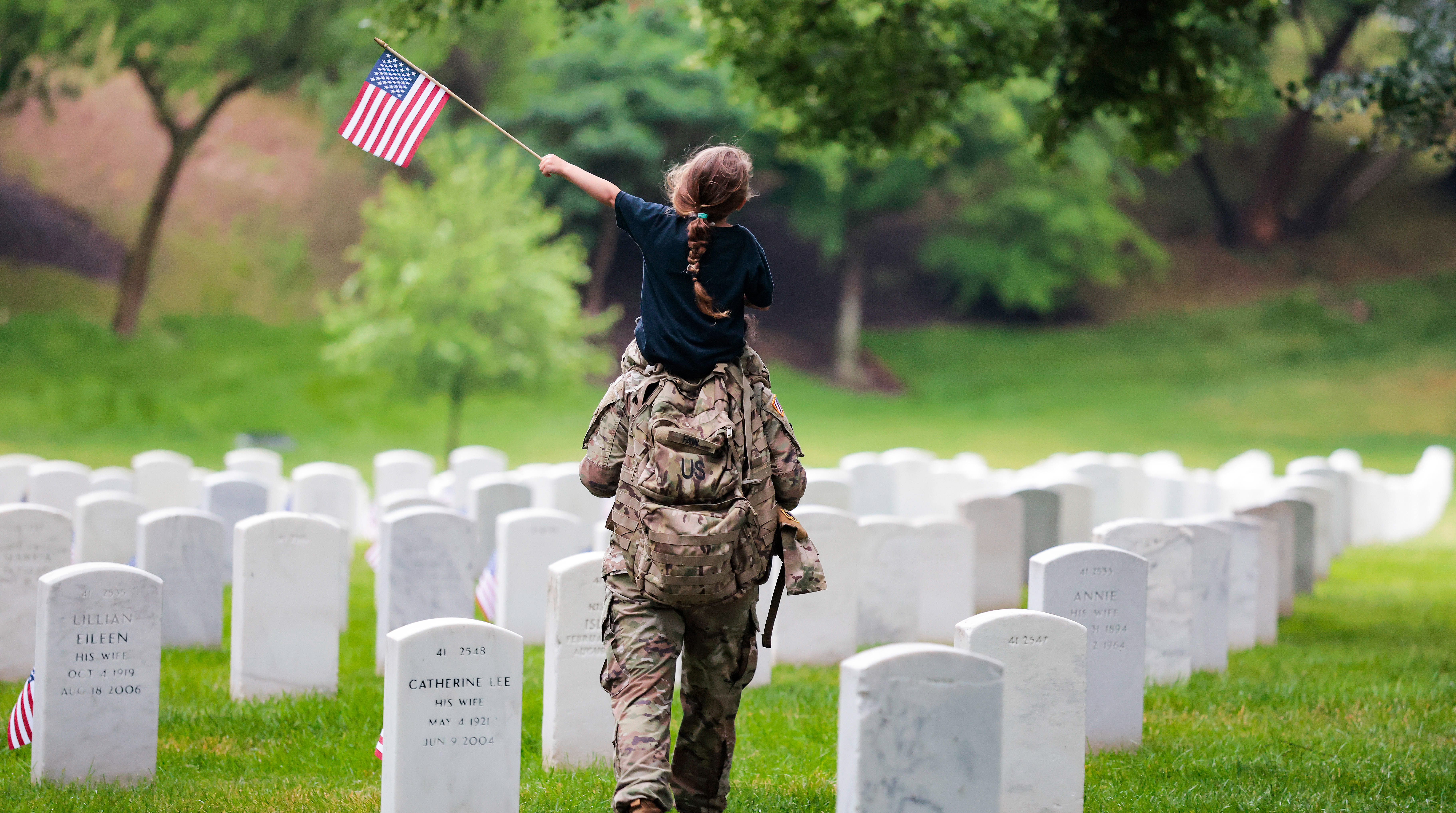 Day in Photos: Memorial Day Preparations, Starship V3 Launch, and Allied Forces Exercise