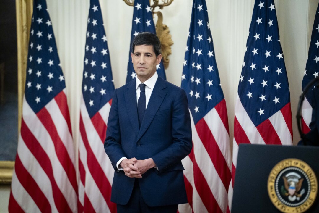 Kevin Warsh Sworn in as Fed Chair, Commits to Leading a ‘Reform ...