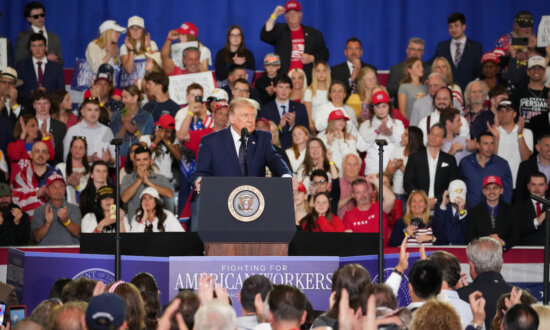 Trump Touts Tax Relief at Campaign Event in Swing New York District