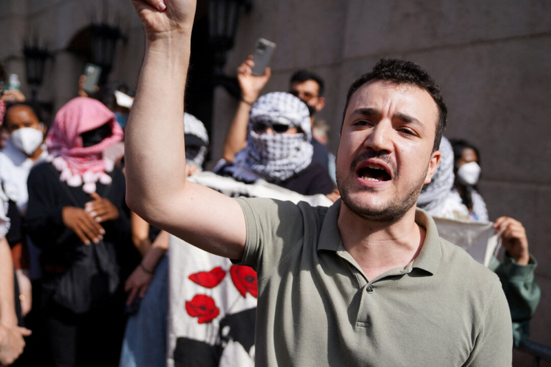 Mahmoud Khalil Asks Supreme Court to Hear Challenge to Detention Ruling